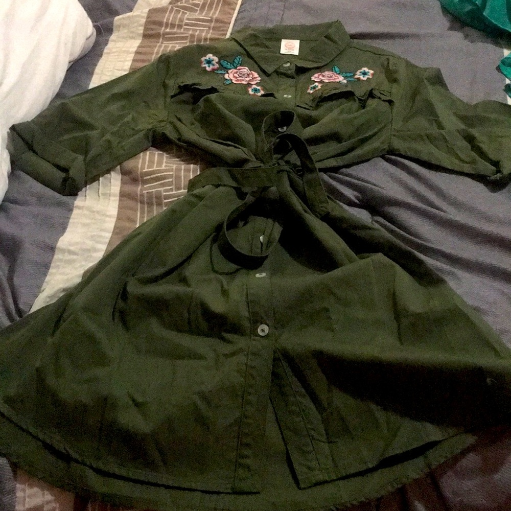 Girls dress. Size 14/16 brand new.